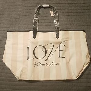 VS PINK LOVE Bag, NWT